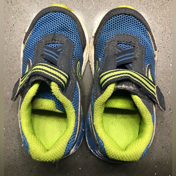 Saucony navy/green boys' sneaker, size 6W (toddler) - Picture 9 of 13